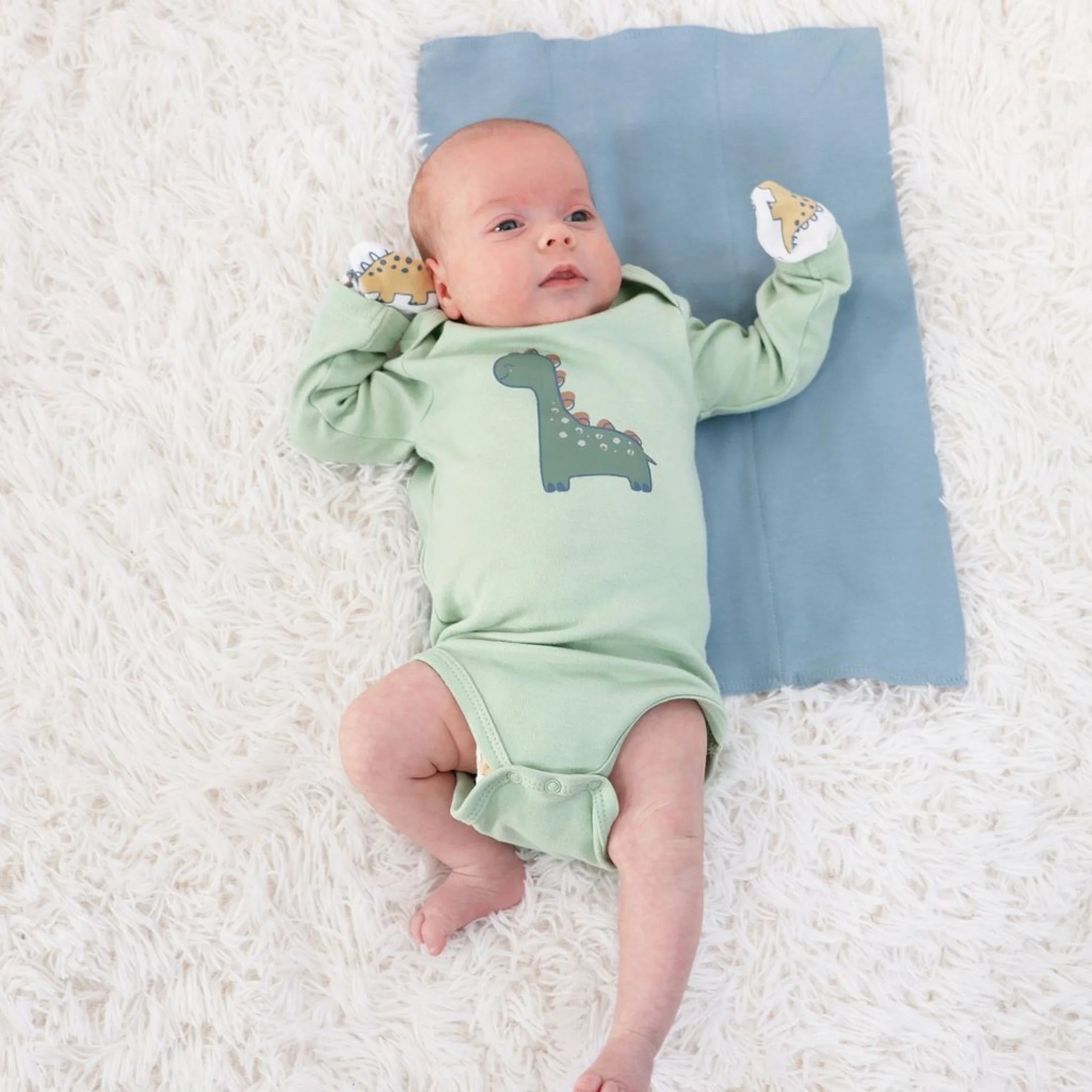 LUMÉA™ Dino Dreams 23 - Piece Newborn Layette Gift Set - Baby Boy Essentials (0 - 3M) - Lumea Baby